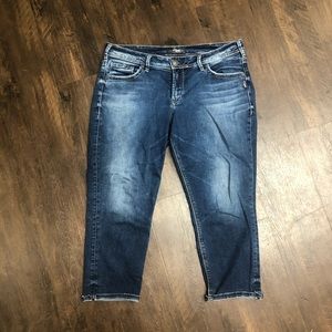 Silver women’s Sam Capri